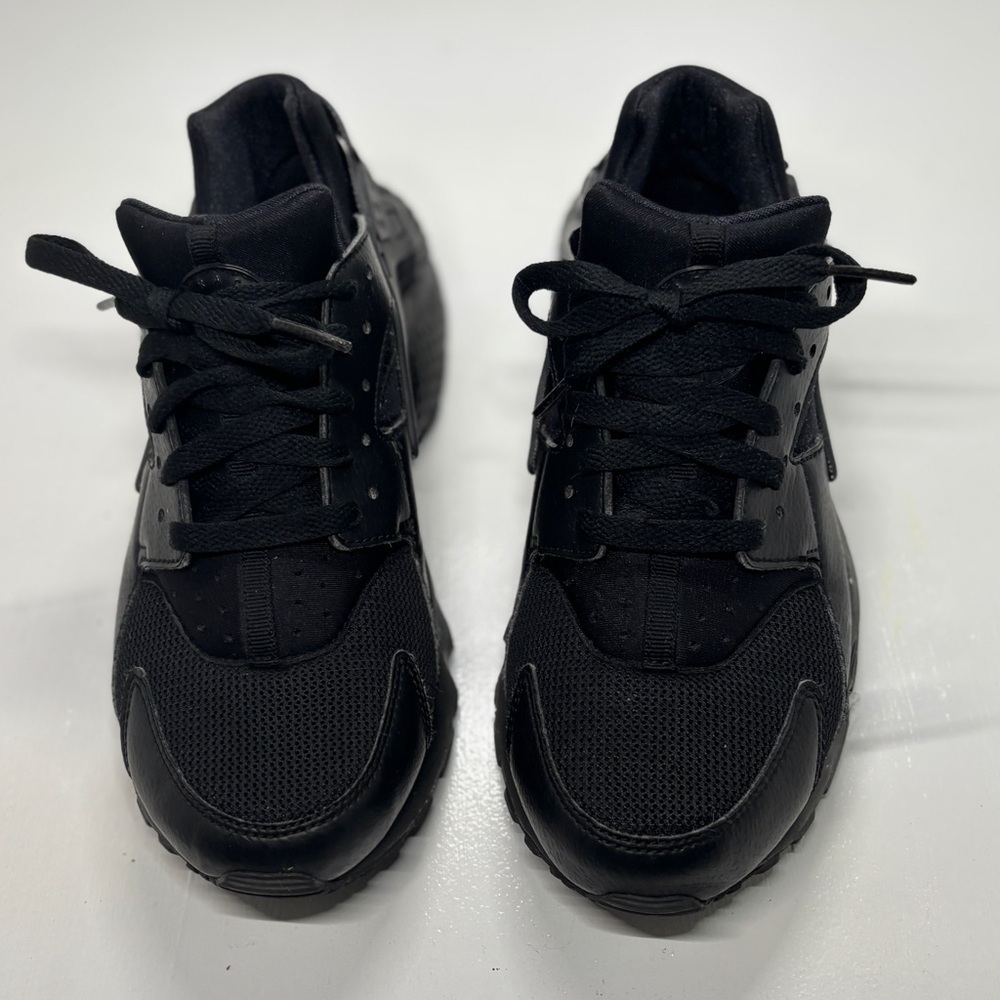 Nike Air Huarache Youth 7Y Triple Black Sneakers - Picture 4 of 12